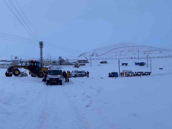 Son Dakika:   Vali Gül Gaziantep'te Çığ Uyarısı Yapmıştı! Erzurum’da çığ düştü: 2 kişinin kar altında kaldığı bölgeye ulaşılmaya çalışılıyor 2