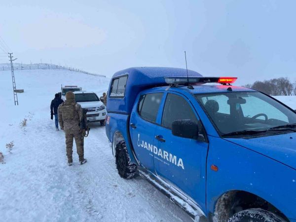 Son Dakika:   Vali Gül Gaziantep'te Çığ Uyarısı Yapmıştı! Erzurum’da çığ düştü: 2 kişinin kar altında kaldığı bölgeye ulaşılmaya çalışılıyor 3