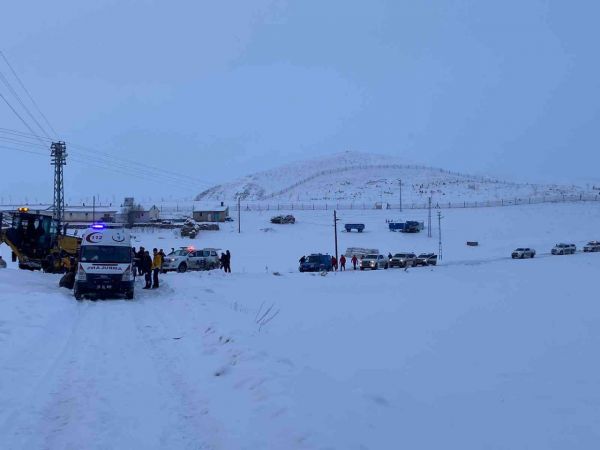 Son Dakika:   Vali Gül Gaziantep'te Çığ Uyarısı Yapmıştı! Erzurum’da çığ düştü: 2 kişinin kar altında kaldığı bölgeye ulaşılmaya çalışılıyor 5