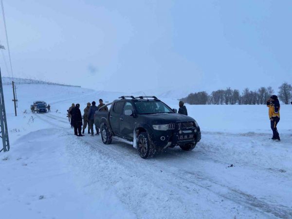 Son Dakika:   Vali Gül Gaziantep'te Çığ Uyarısı Yapmıştı! Erzurum’da çığ düştü: 2 kişinin kar altında kaldığı bölgeye ulaşılmaya çalışılıyor 8