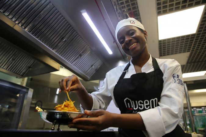 Nijeryalı Ruth, Gaziantep ve Türk yemeklerini Gaziantep'te öğreniyor 4