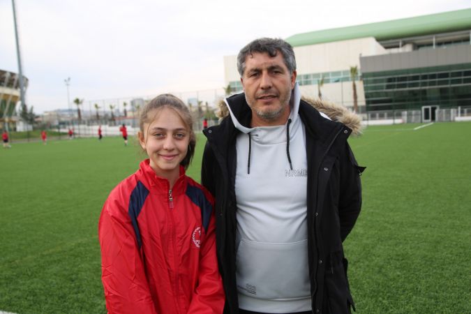 "Kızsın futbol oynayamazsın" dediler, iki farklı branşta milli oldu 1