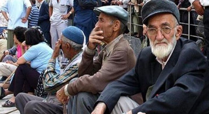 Gaziantep'te 350 Bin Emekliye Bayram İkramiyesi Müjdesi! 2022 Ne Kadar Belli Oldu! 11 Ayın Sultanı Gaziantep'e Bereketiyle Geldi: Devlet 13.5 Milyon Emekli İçin Kesenin Ağzını Açtı! 2