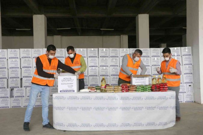 Gaziantep'te Ramazan Ayı Menüsü En Az 150 Lira'ydı! Gaziantep’teki iftar çadırında 210 bin kişilik iftar yemeği ikram edildi... YORUMLARINIZ 3