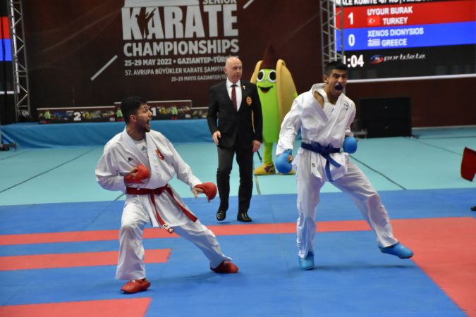 Gaziantep'te süren 57. Avrupa Büyükler Karate Şampiyonası'nda milli sporcular 6 altın, 1 gümüş madalya kazandı. 8