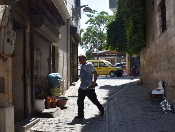 Gaziantep'te 50 yıldır bakır işlemeciliği yapan Bakırcı İsmet'in gençlere vefası 6
