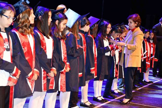 Gaziantep Kolej Vakfı Özel İlkokulu ögrencilerinde mezuniyet coşkusu 2