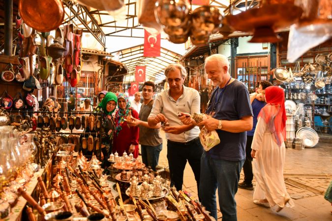 Gaziantep'te Kültür ve Turizm Bakanlığı ile Büyükşehir Belediyesi iş birliğiyle düzenlenen 7. Uluslararası Turizm Filmleri Festivali için yurt dışından gelen katılımcılar Gaziantep'i gezdi 3