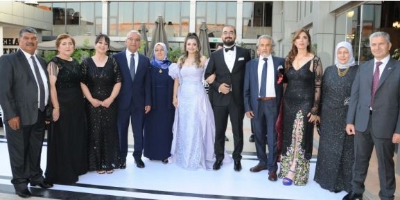 Gaziantep'te Muhteşem Düğün! Siyaset ve iş dünyası ile medikal sektörü ve sağlık sektörü düğüne akın etti 1