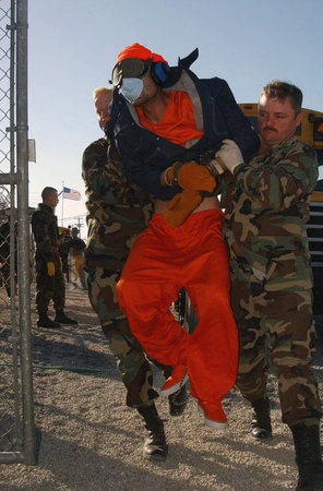 Yeryüzündeki Cehennem: Guantanamo! Dünyanın en kötü hapishanesi Guantanamo'nun ilk kez yayınlanan fotoğrafları 14