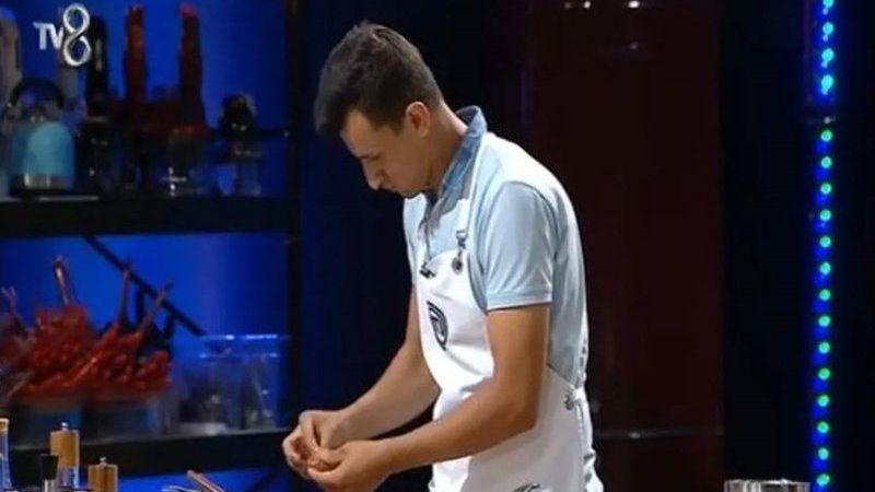 Böylesi Görülmedi! Masterchef Jürisinden Bekir'e Büyük Haksızlık! Kendisi Çift Tadım Yaptı Diye Elendi, Rakibi Ellerini Ağzına Sokmasına Rağmen Kazandı! 3