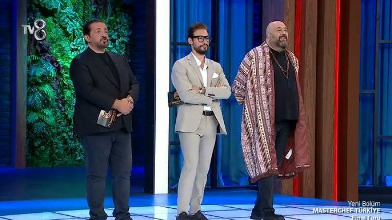 Masterchef Türkiye'nin Jüri Üyelerinden Takdir Toplayan Davranış! Önyargı İle Yaklaştıkları Yarışmacıdan, Milyonların Gözleri Önünde Özür Dilediler! 2