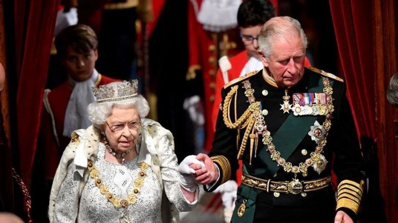 70 Yılı Aşkın Süre Boyunca İngiltere'nin Yönetimini Elinde Tutan Kraliçe Elizabeth'in Hayatı Olay Oldu: Prenses Olarak Çıktığı Ağaçtan, Bir Gün Sonra Kraliçe Olarak İndi! 3
