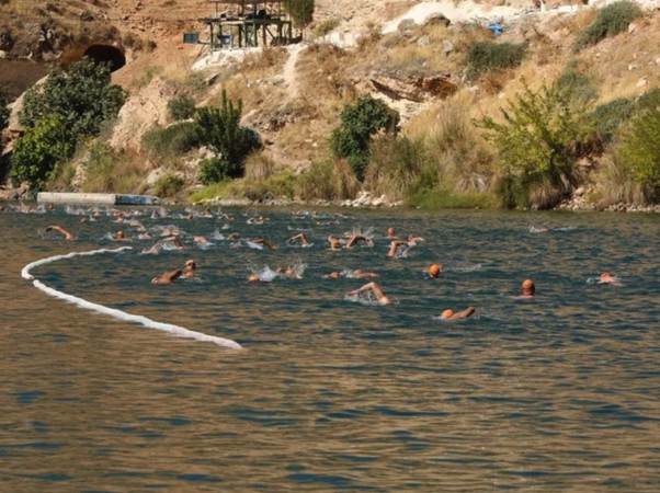 Türkiye Gaziantep'te yapılan 'RUMKALE' Uluslararası Su Sporları Festivali'ni Konuşuyor.... Denizi olmayan Gaziantep’te yapılan su sporları festivali göz kamaştırıyor... 7