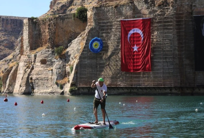 Türkiye Gaziantep'te yapılan 'RUMKALE' Uluslararası Su Sporları Festivali'ni Konuşuyor.... Denizi olmayan Gaziantep’te yapılan su sporları festivali göz kamaştırıyor... 10