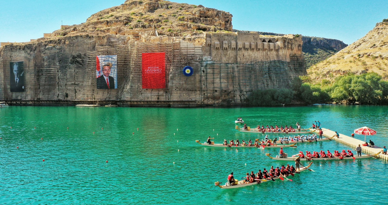 Türkiye Gaziantep'te yapılan 'RUMKALE' Uluslararası Su Sporları Festivali'ni Konuşuyor.... Denizi olmayan Gaziantep’te yapılan su sporları festivali göz kamaştırıyor... 14