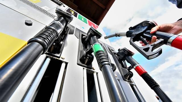 İstanbul, İzmir, Ankara ve Gaziantep'te pompa fiyatları güncellendi! Motorin ve benzinin litre fiyatı kaç TL oldu? LPG kaç lira? 3