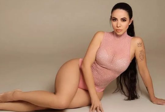 Katar'da Dünya Kupası'nın en seksi spor spikeri Jimena Sanchez, cüretkar pozlarıyla akılları baştan alıyor! 3