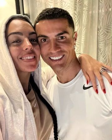 Sosyal medya pozları alev alev yaktı! Cristiano Ronaldo’nun baldızı Ivana Rodriguez, cüretkarlıkta sınır falan tanımadı! “''Beni kalpten götürebilirsin…” 2