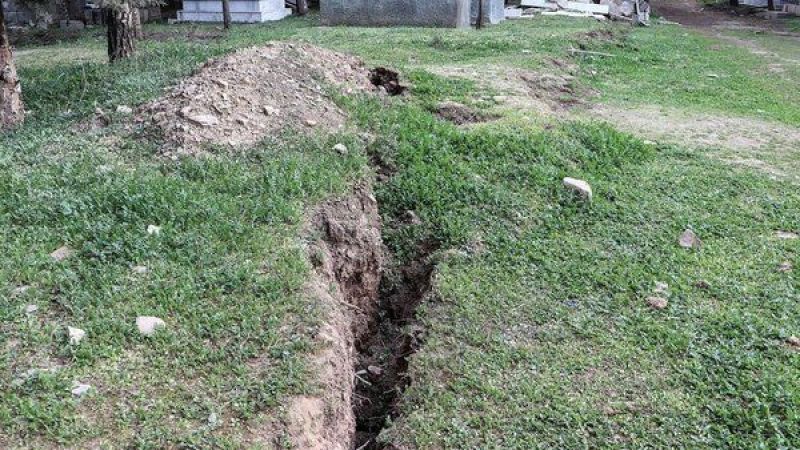 Deprem Felaketi Gaziantep'i Yıktı Geçti!  Gaziantep Nurdağı'nda Bazı Mezarların Yönü Değişti! 4