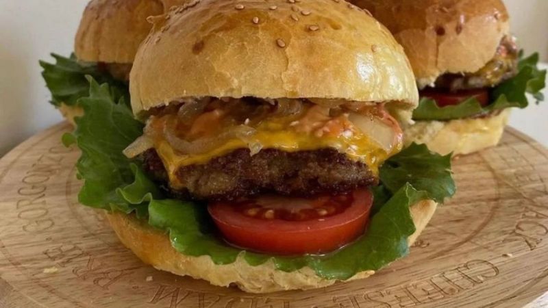 Kendi Hamburgerinizi Kendiniz Yapın! Dışarıda Hamburgere Para Vermeye Son Verecek Tarif! 2