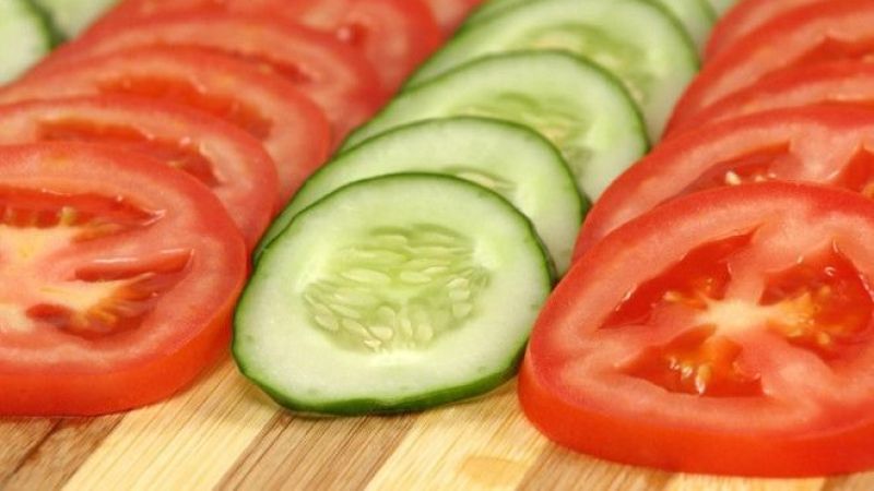 Domates ve salatalık hakkındaki gerçek ortaya çıktı! Muhteşem ikilinin zararları… 2