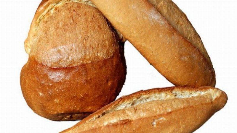 Ekmeği küflenmesini önlemenin en etkili yolları! Alüminyum folyo ve ekmek kutusu kullanın: Ekmeği dondurucuya atın 2