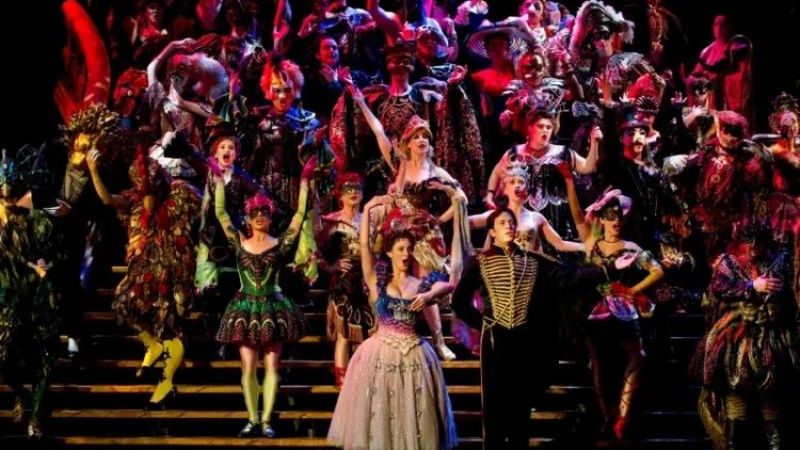 Broadway’in Operadaki Hayalet Müzikali Veda Ediyor! 35 Sene Sonra Son Defa Sahnelendi! 1