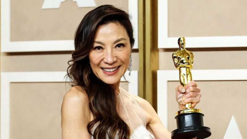 İlkleriyle anılan Oscar ödüllü Michelle Yeoh’tan sevindiren haber geldi! Merakla beklenen yeni proje hakkında tüm detaylar… 2