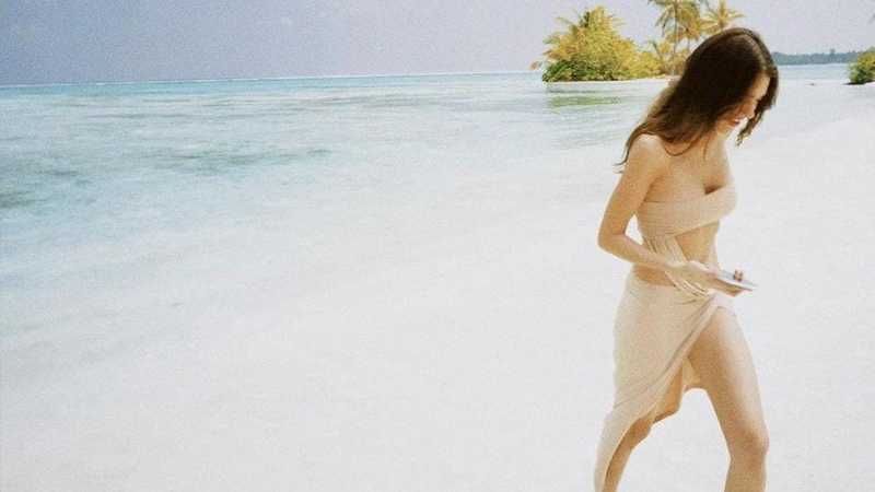 Ünlü isimler bikini sezonunu açtı! Ortalık yangın yeri! Bodrum, Alanya, Maldivler... 3