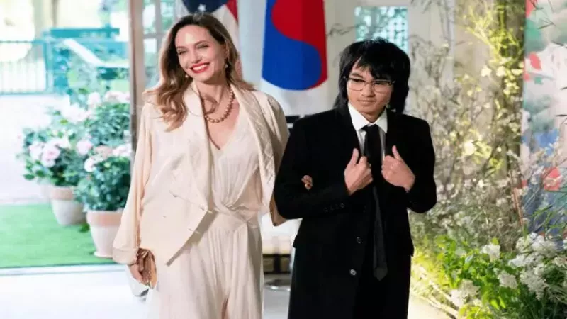 Beyaz Saray’da Düzenlenen Yemeğe Katıldılar! Angelina Jolie Ve Oğlu Davette Boy Gösterdi! 3