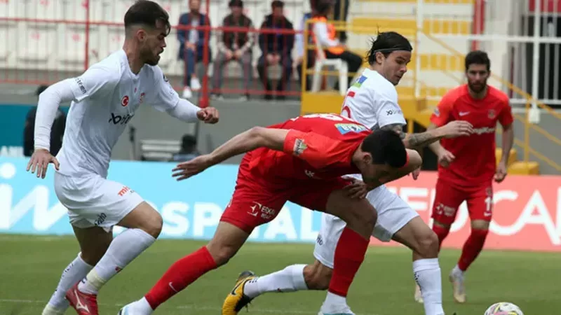 Ümraniyespor'dan 4 Gollü Galibiyet! Takımda Yüzler Gülmeye Başladı... 1