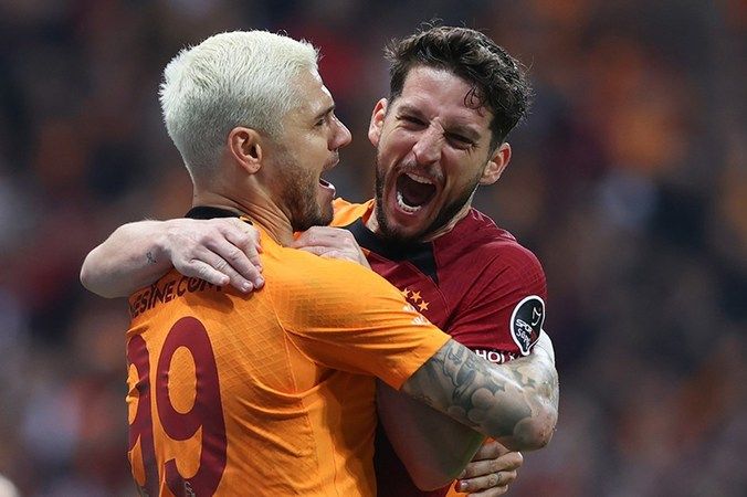 Galatasaray- Başakşehir Maçında Hakeme Tam Not! Spor Yorumcuları Değerlendirdi... 1