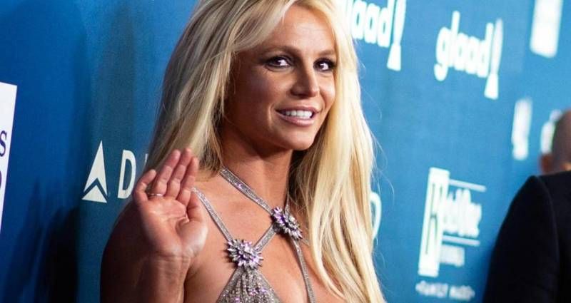 Britney Spears yine korktuğu için erteledi! Otobiyografisi yarım kaldı. Onu kim ya da kimler engelledi? 3