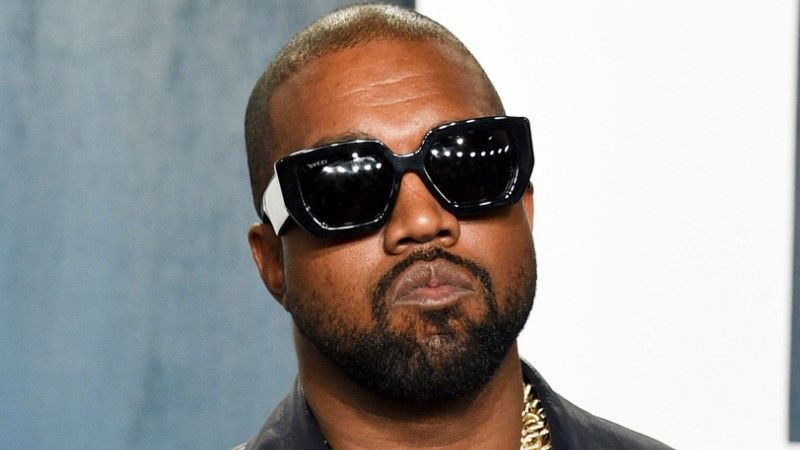 Kanye West'in açıklamaları yüzünden zarar eden Adidas, ellerinde kalan ayakkabıları bağışlayacak! 1