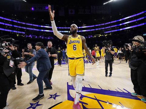 Lakers Geriden Geldi, Finale Yükseldi! Lebron Tarihe Geçti... 2