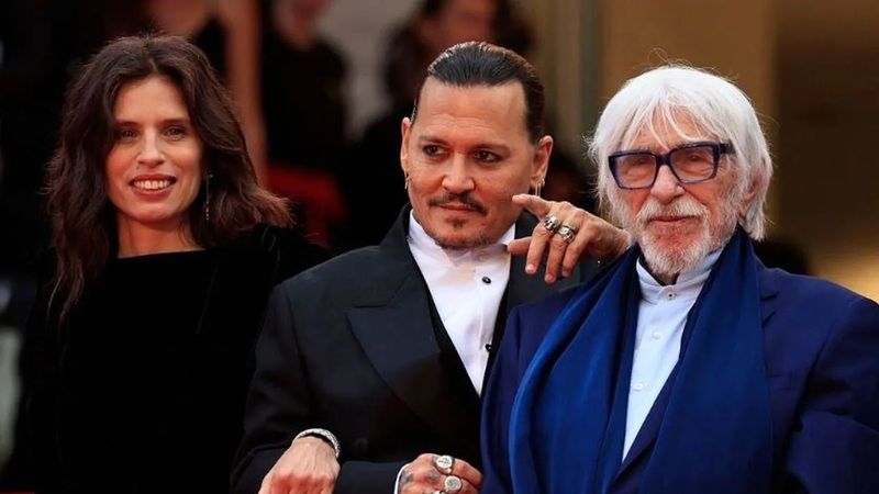 Cannes Film Festivalinde Johnny Depp rüzgarı esti! 15.Louis ile 7 dakika boyunca ayakta alkışlandı! 1