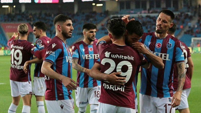 Trabzonspor Fenerbahçe karşılamasına hazır! Dört isim kamp kadrosunda yer almadı! 1