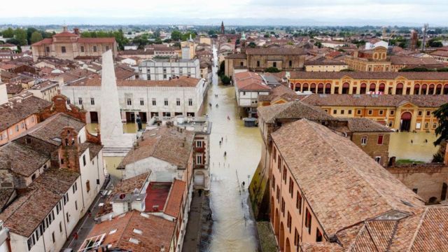 İtalya'da son 100 yılın en kötü sel felaketi yaşanıyor! Ölü sayısı giderek artıyor 1