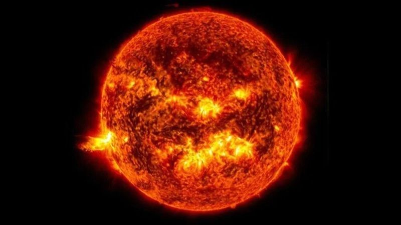 Güneş’in yakın çekim görüntüleri herkesi büyüledi! Bilim insanları bu görüntülerle yeni keşiflerin yapılabileceğini düşünüyor! 1