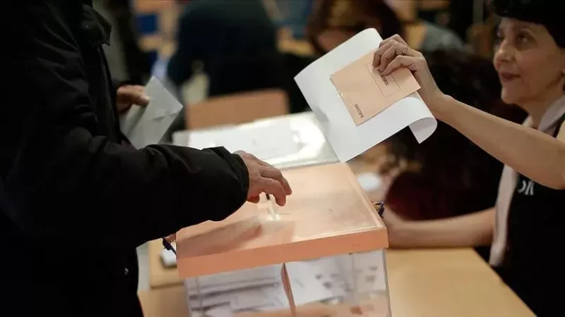 İspanya'da sandığa gidiyor: 35 milyon seçmen oy kullanacak 3
