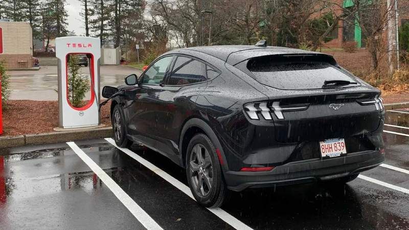 Ford ve Tesla, elektrikli araç müşterileri için büyük bir anlaşmaya imza attı! 2