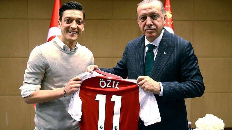 Mesut Özil'den Erdoğan'a tebrik mesajı 1