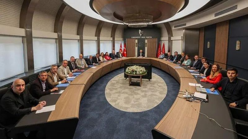 CHP’de yaşanan istifalar sonrası neler yaşandı? Kılıçdaroğlu’nun Meclis’teki görevlendirmelere dair ‘kulis yapmayın’ uyarısında bulunduğu iddia ediliyor! 2