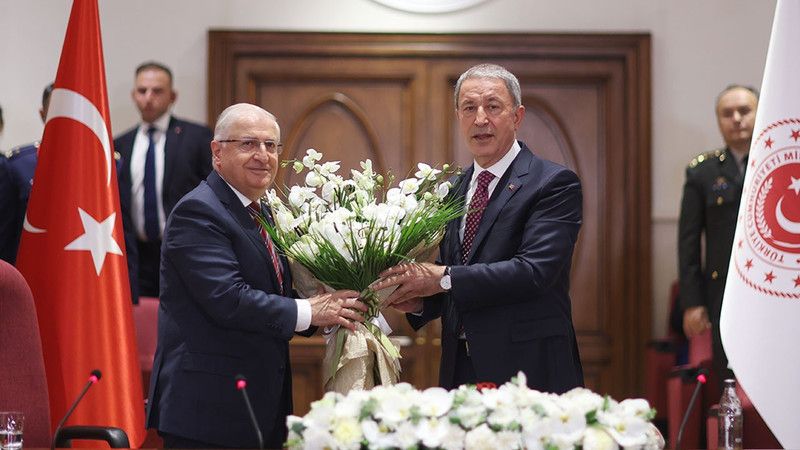 Yeni kabinenin devir teslim töreni sürüyor! Yeni Savunma Bakanı Yaşar Güler, görevini devraldı! 1