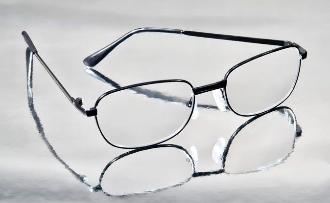 Yenisini sakın almayın: İşte gözlük camı ve aynalardaki çizikleri yok etmenin yolu 1