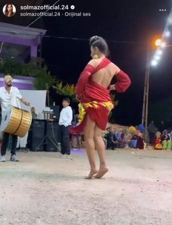 Evleneceksen Gel’in Solmaz Çiros’u sosyal medyayı salladı! Kalça dansı videosu beğeni yağmuruna tutuldu! 3
