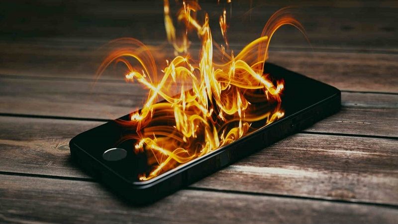 Akıllı telefon sahipleri dikkat! Sıcak havalar telefonunuzdan edebilir! Aşırı ısınan telefonlar için nasıl önlemler alınmalı? 3