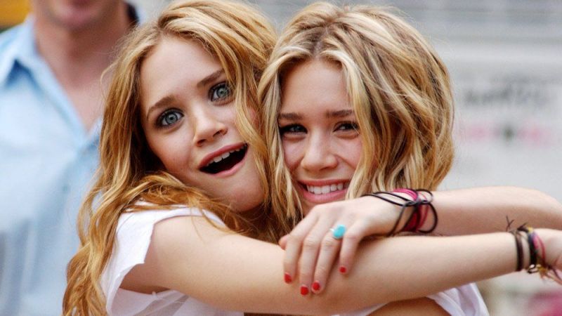 90’ların efsane dizisi Bizim Ev’in ikiz bebekleri genç kız oldu! Mary Kate ve Ashley Olsen’in inanılmaz değişimi… 4