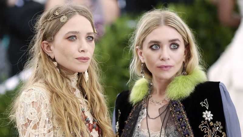 90’ların efsane dizisi Bizim Ev’in ikiz bebekleri genç kız oldu! Mary Kate ve Ashley Olsen’in inanılmaz değişimi… 3